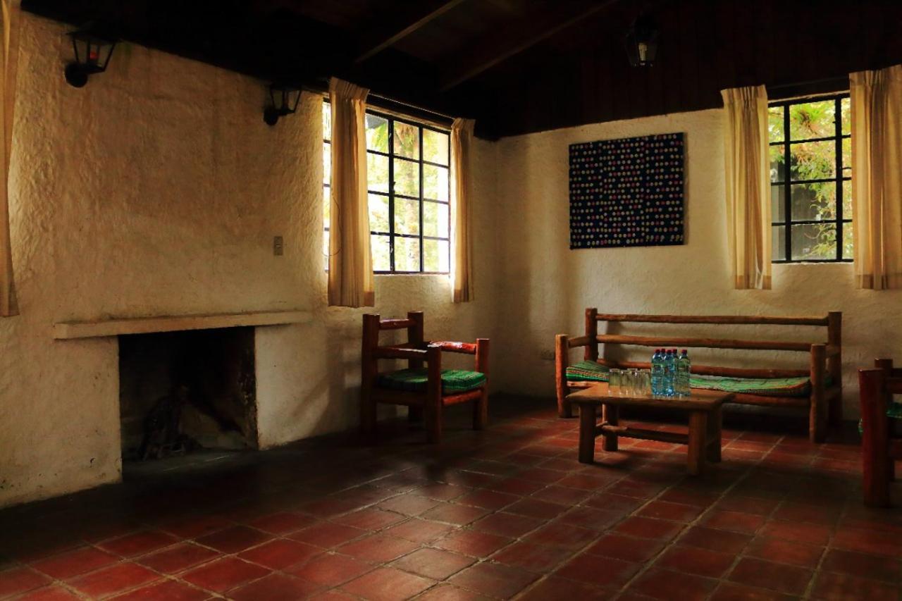 Posada Montana Del Quetzal Hotel Coban Exterior photo