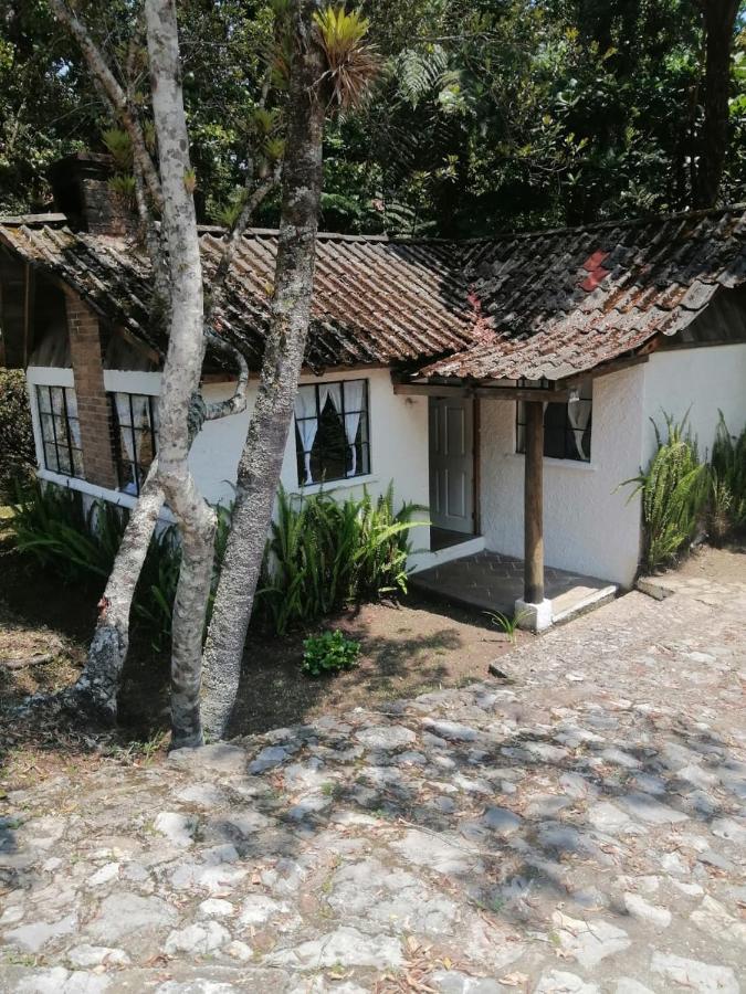 Posada Montana Del Quetzal Hotel Coban Exterior photo