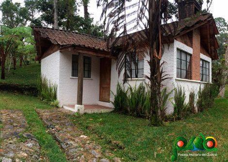 Posada Montana Del Quetzal Hotel Coban Exterior photo